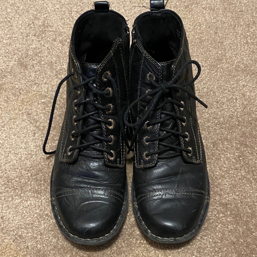 Black Leather Women’s Boots Clarks
